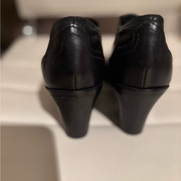 ANTONIO MELANI Black Ankle Boots - Picture 6 of 10